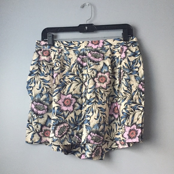 NOT FOR SALE RIGHT NOW! Floral H&M Elastic Shorts Size US 12 - Picture 7 of 8
